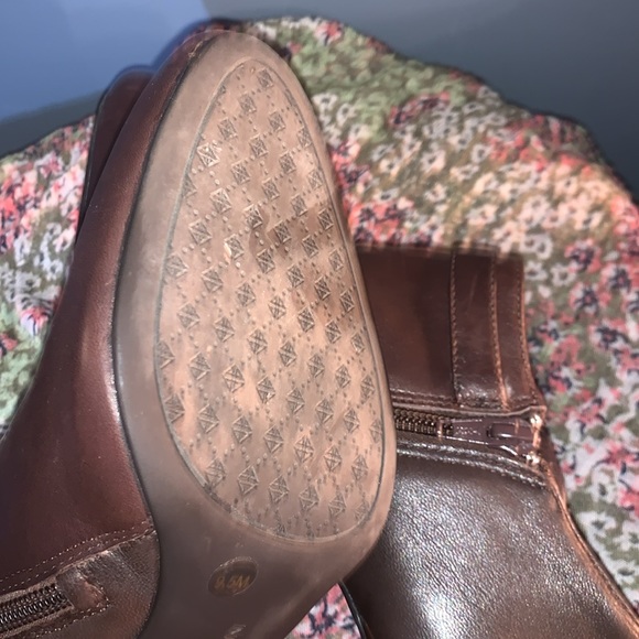 Antonio Melani Size 9.5 Chocolate Booties - Picture 14 of 16